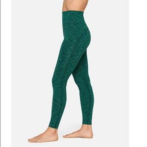 Outdoor Voices Freeform 7/8 Hi-Rise Leggings color: 
Conifer (green) size: S